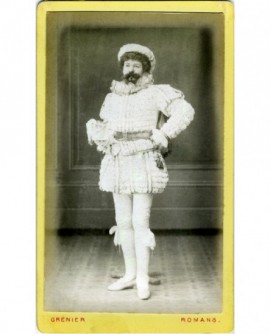 Comédien en costume Henri III