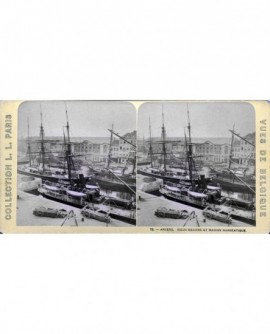 Vue des bateaux dans le port de Anvers (a)