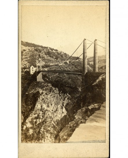 Pont (suspendu) sur le Drac en Isère
