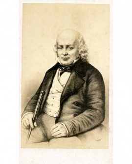 Portrait lithographié de Béranger, assis, sa canne à la main