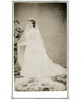 Femme en robe de mariée